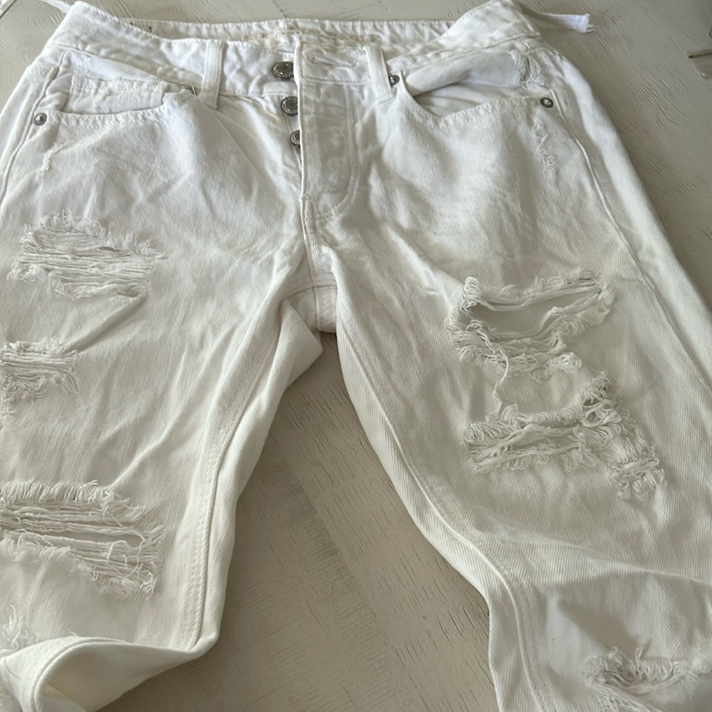American eagle white denim jeans.